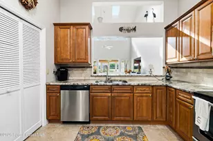 811 Oakwood Dr, Melbourne, FL 32940 - Photo 14