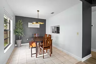 1680 Clover Cir, Melbourne, FL 32935 - Photo 4