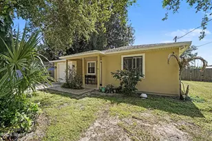 2225 Monroe St, Palm Bay, FL 32905 - Photo 4