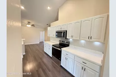 451 Hurst Road NE, Palm Bay, FL 32907 - Photo 10