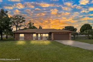 502 Australian Rd NW, Palm Bay, FL 32907 - Photo 1