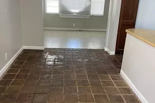 1400 Hillcrest Dr, Melbourne, FL 32935 - Photo 4