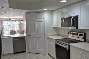 8921 Lake Dr, Cape Canaveral, FL 32920 - Photo 10