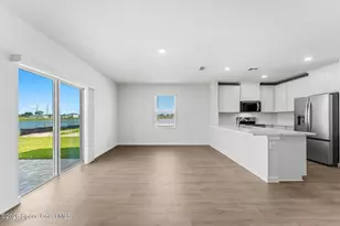 9732 Venetian Sq, Vero Beach, FL 32966 - Photo 8