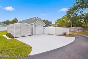 3895 Veranda Ct, Melbourne, FL 32901 - Photo 24