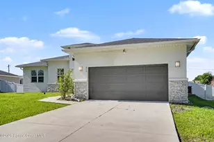 414 Caribbean St SE, Palm Bay, FL 32909 - Photo 4