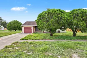 997 Mariposa Dr NE, Palm Bay, FL 32905 - Photo 2