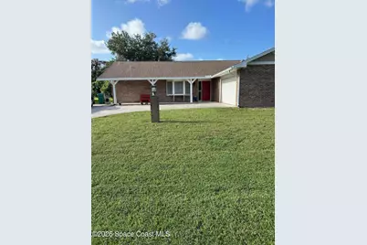 777 SE Fallon Drive SE, Port Saint Lucie, FL 34983 - Photo 1