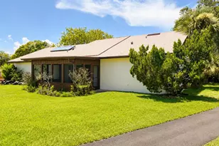255 Applewood Cir, Melbourne, FL 32940 - Photo 4