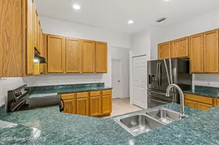1883 Woodfield Cir, Melbourne, FL 32904 - Photo 10