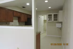 211 W Laila Dr, West Melbourne, FL 32904 - Photo 4