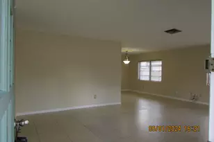 211 W Laila Dr, West Melbourne, FL 32904 - Photo 2
