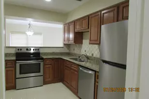 211 W Laila Dr, West Melbourne, FL 32904 - Photo 6
