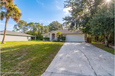585 Sea Fury Avenue SW, Palm Bay, FL 32908 - Photo 2