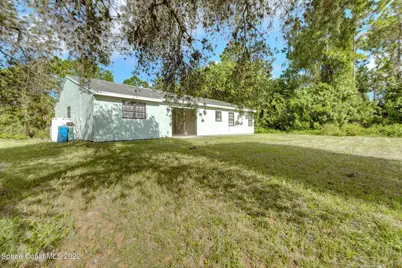 201 Jefferson Avenue NW, Palm Bay, FL 32907 - Photo 4
