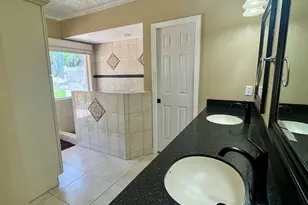 596 Lake Ashley Cir, Melbourne, FL 32904 - Photo 18