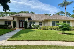 596 Lake Ashley Cir, Melbourne, FL 32904 - Photo 2