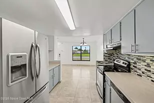 2292 Lakeview Dr, Melbourne, FL 32935 - Photo 6