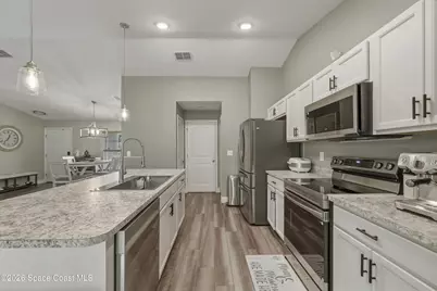 270 Buzby Street SE, Palm Bay, FL 32909 - Photo 10