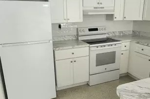 407 4th Street N, Cocoa Beach, FL 32931 - Photo 8