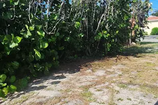 407 4th Street N, Cocoa Beach, FL 32931 - Photo 12