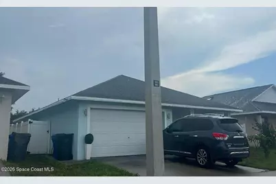 1813 Harmony Bayou Court, Ruskin, FL 33570 - Photo 2