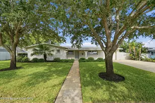 2504 Plantation Dr, Melbourne, FL 32901 - Photo 2
