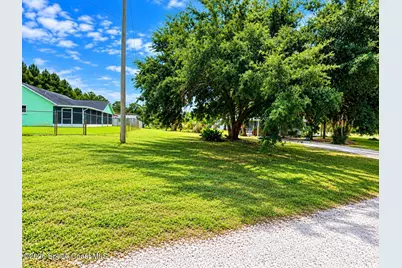 1036 8th Street SW, Vero Beach, FL 32962 - Photo 2