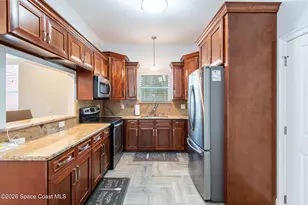 2100 Vernon Pl, Melbourne, FL 32901 - Photo 4