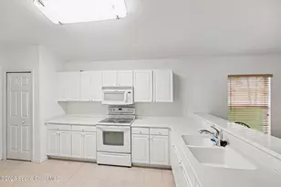 952 Tavernier Cir NE, Palm Bay, FL 32905 - Photo 10