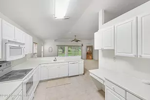952 Tavernier Cir NE, Palm Bay, FL 32905 - Photo 10