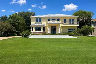 1613 N Indian River Dr, Cocoa, FL 32922 - Photo 2