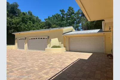 1613 N Indian River Drive, Cocoa, FL 32922 - Photo 12