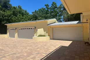 1613 N Indian River Dr, Cocoa, FL 32922 - Photo 12