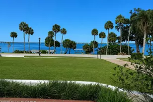 1613 N Indian River Dr, Cocoa, FL 32922 - Photo 4