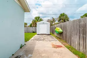 135 Melaleuca Dr, Satellite Beach, FL 32937 - Photo 40