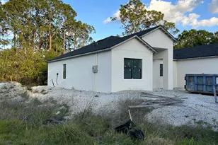 364 Tamarind Cir NW, Palm Bay, FL 32907 - Photo 2