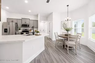 675 Kempten St NW, Palm Bay, FL 32907 - Photo 8