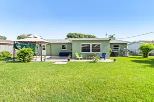 2405 Lisa Ln, Melbourne, FL 32935 - Photo 32