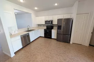 290 Marion Pl, Merritt Island, FL 32953 - Photo 4