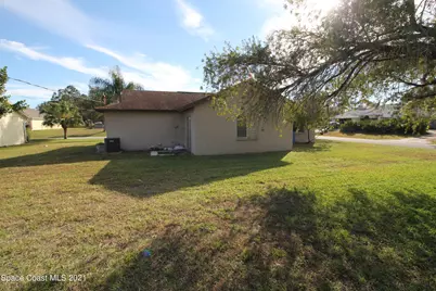 907 Commerce Road SE, Palm Bay, FL 32909 - Photo 16