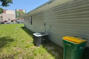 2009 Hallwood Pl, Melbourne, FL 32901 - Photo 2
