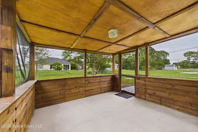 467 Grenadier Avenue NW, Palm Bay, FL 32907 - Photo 4