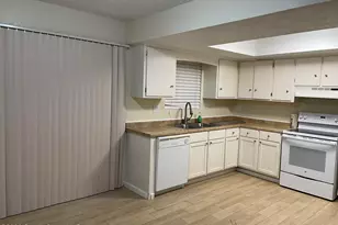 2264 W New Haven Ave, West Melbourne, FL 32904 - Photo 8