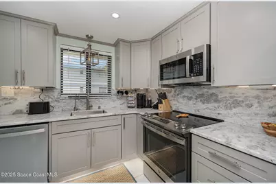 7101 Ridgewood Avenue #102, Cape Canaveral, FL 32920 - Photo 8