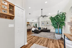 1716 Vista Lake Cir, Melbourne, FL 32904 - Photo 4