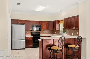 622 Cedar Side Cir NE, Palm Bay, FL 32905 - Photo 2