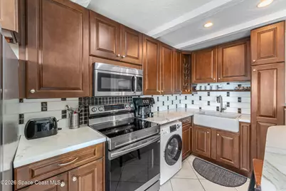 1209 E New Haven Avenue #402, Melbourne, FL 32901 - Photo 16
