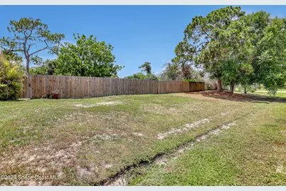 850 Carnival Road SE, Palm Bay, FL 32909 - Photo 4