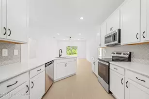 1061 Towhlen St SE, Palm Bay, FL 32909 - Photo 4